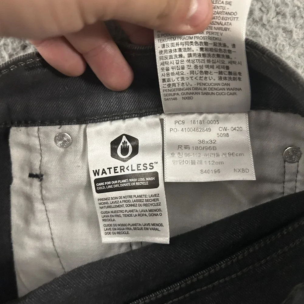 Levis Jeans Mens 38x32 Gray Denim 541‎ Athletic Fit Stretch American Red Tab